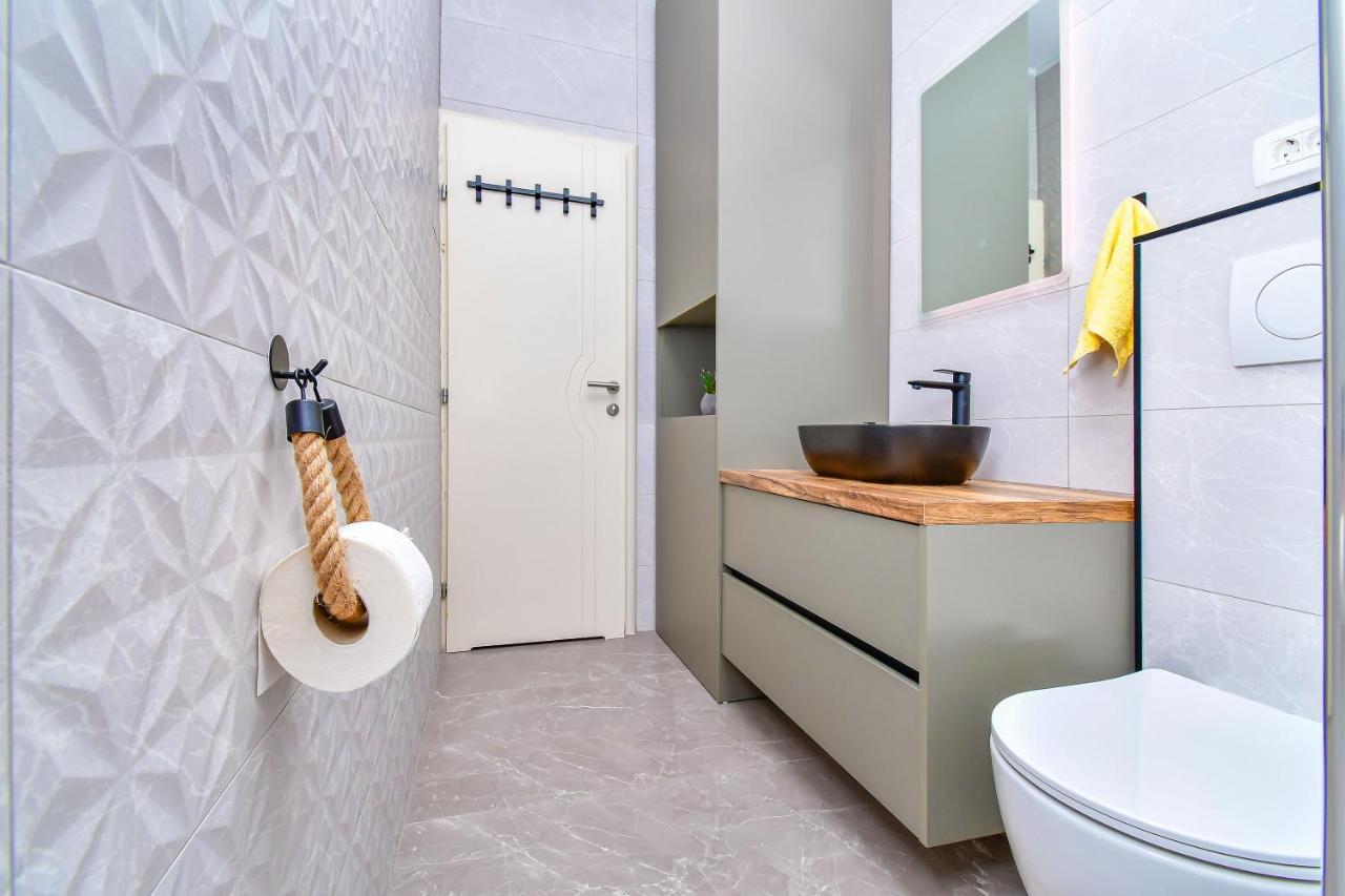 אומיס Apartment Ela מראה חיצוני תמונה