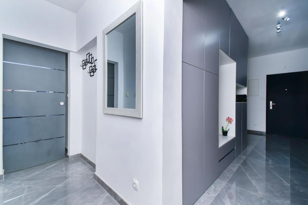 אומיס Apartment Ela מראה חיצוני תמונה