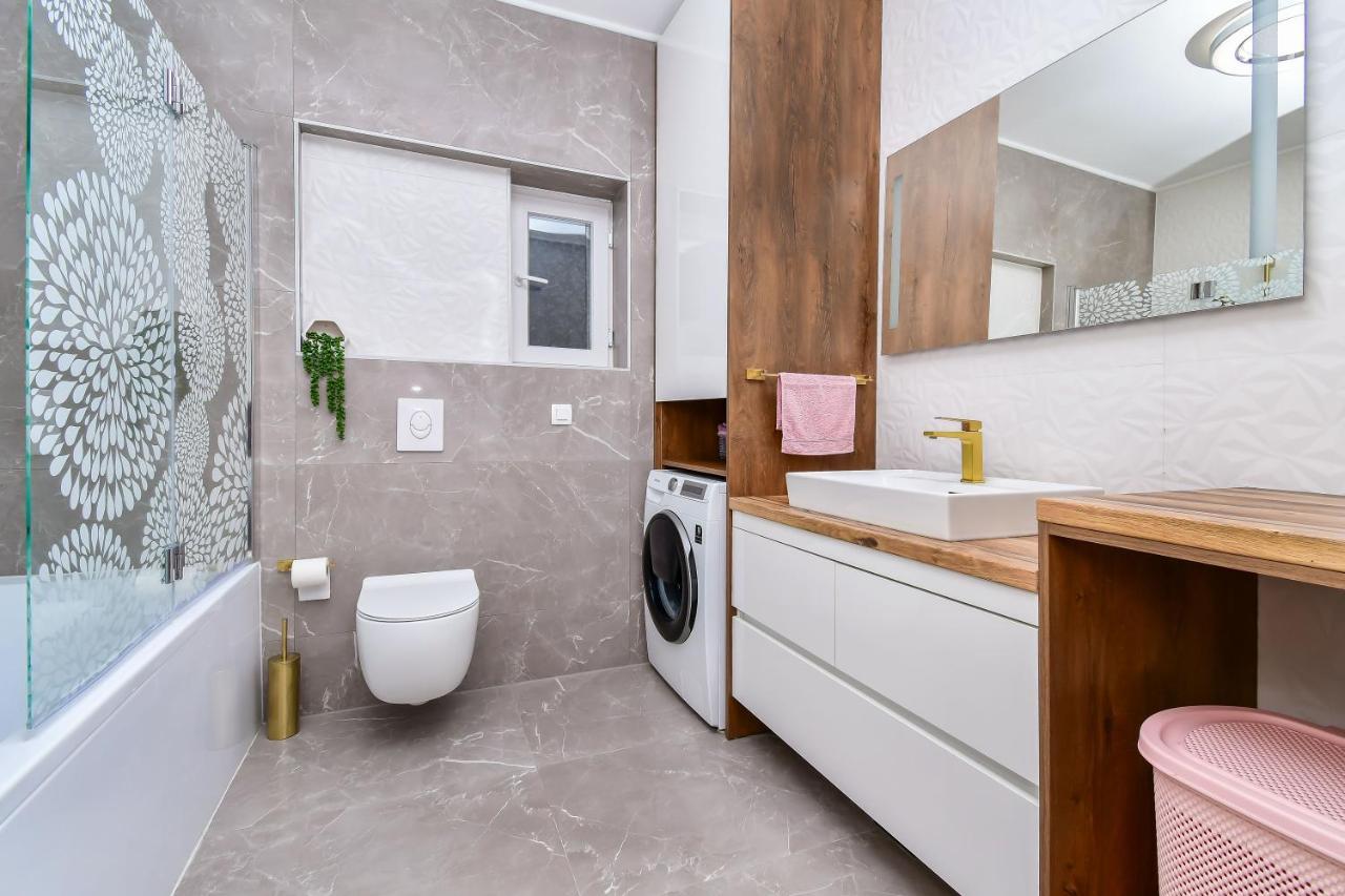 אומיס Apartment Ela מראה חיצוני תמונה