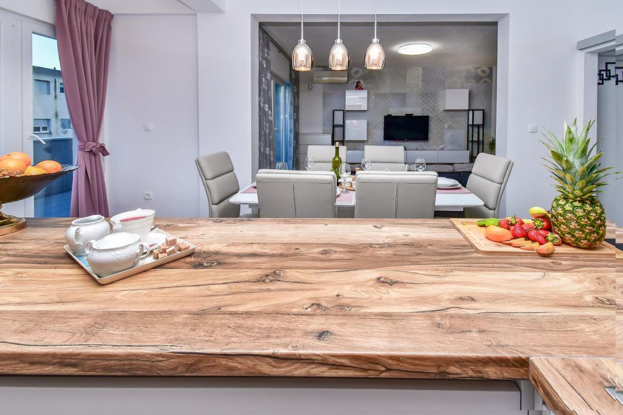 אומיס Apartment Ela מראה חיצוני תמונה