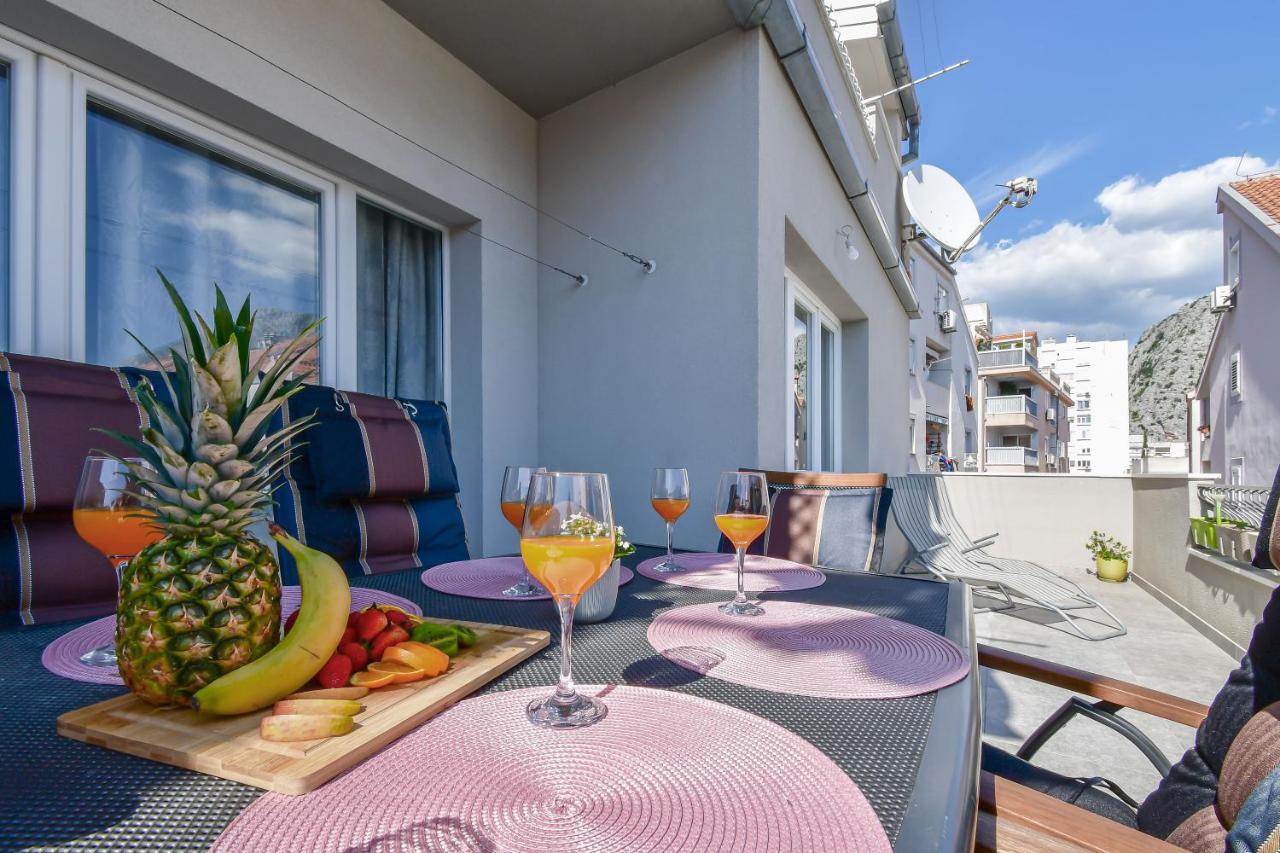 אומיס Apartment Ela מראה חיצוני תמונה