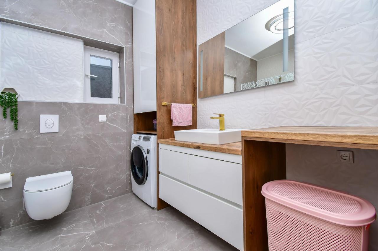 אומיס Apartment Ela מראה חיצוני תמונה