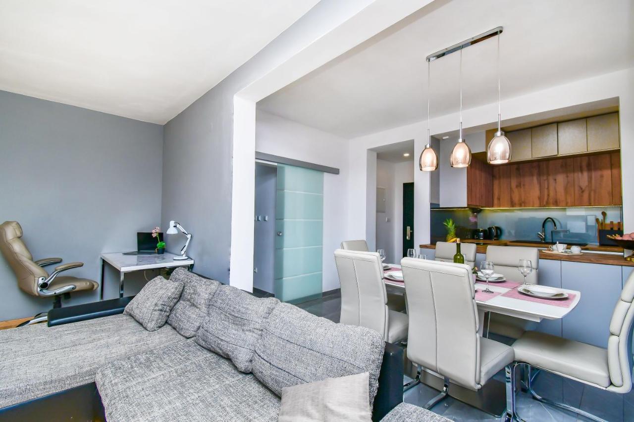 אומיס Apartment Ela מראה חיצוני תמונה