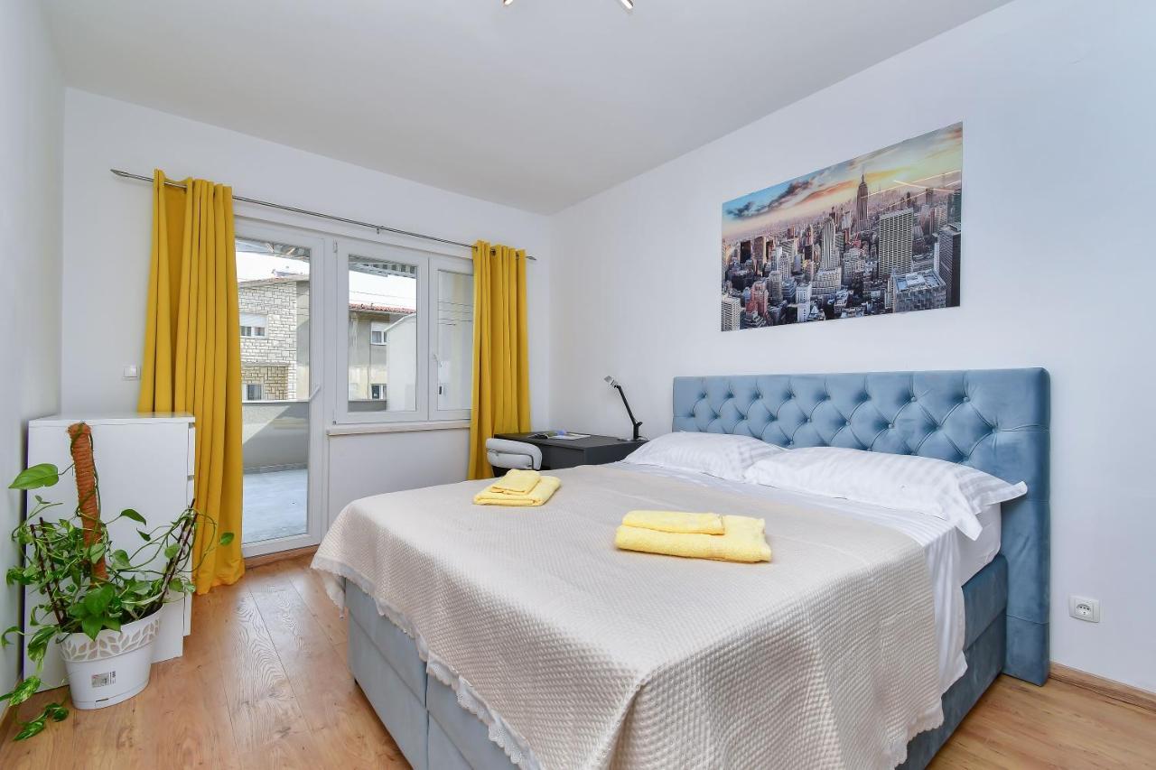 אומיס Apartment Ela מראה חיצוני תמונה
