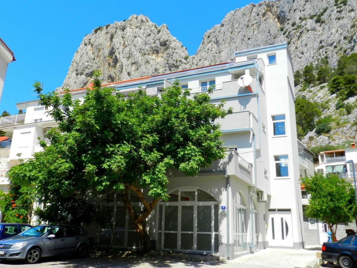 אומיס Apartment Ela מראה חיצוני תמונה