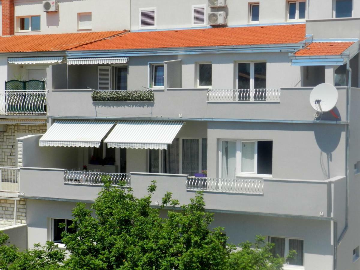 אומיס Apartment Ela מראה חיצוני תמונה